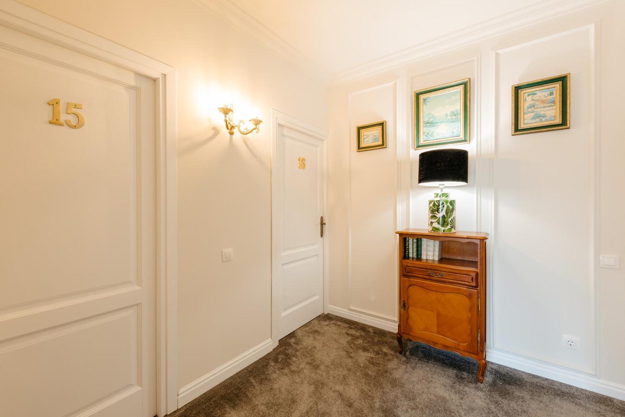 Ateneea Luxury Rooms Cluj-Napoca Ngoại thất bức ảnh